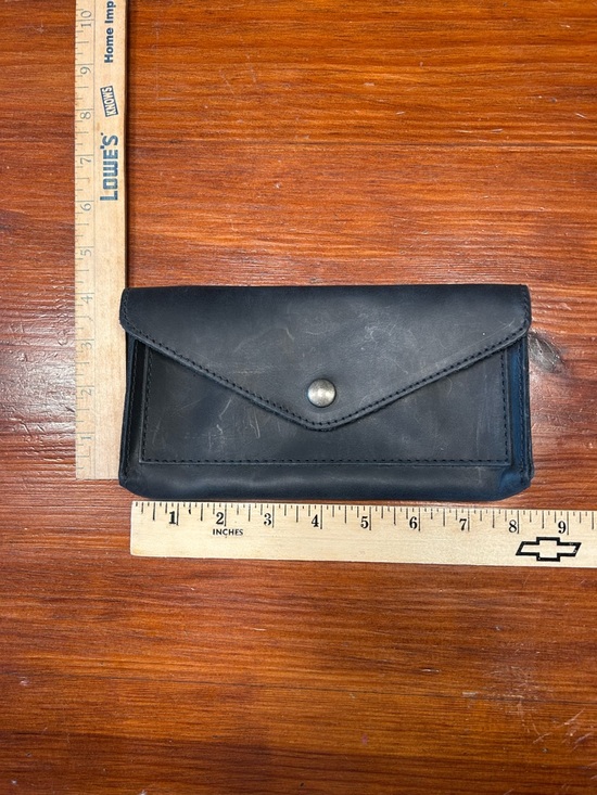 Envelope-Style Black Leather Wallet for Women Leather Hide and Drink - Picture 5 of 5